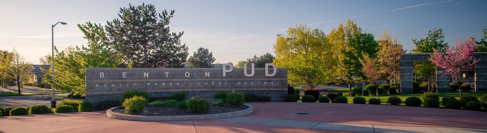 Benton PUD sign outside of Kennewick office